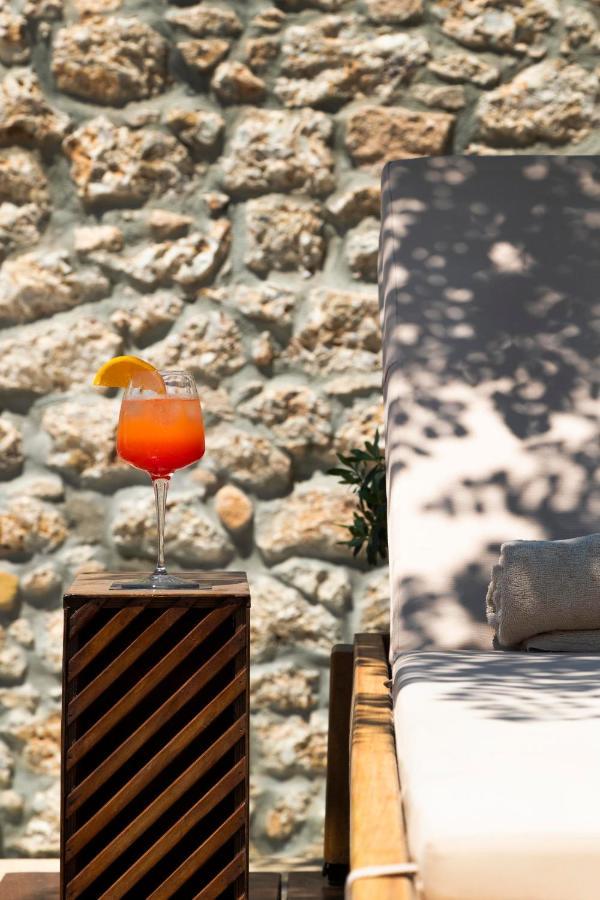 Mare Monte Luxury Suites Spétses Zewnętrze zdjęcie