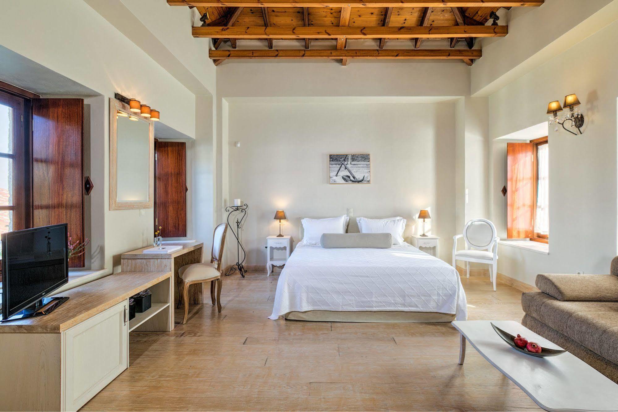 Mare Monte Luxury Suites Spétses Zewnętrze zdjęcie