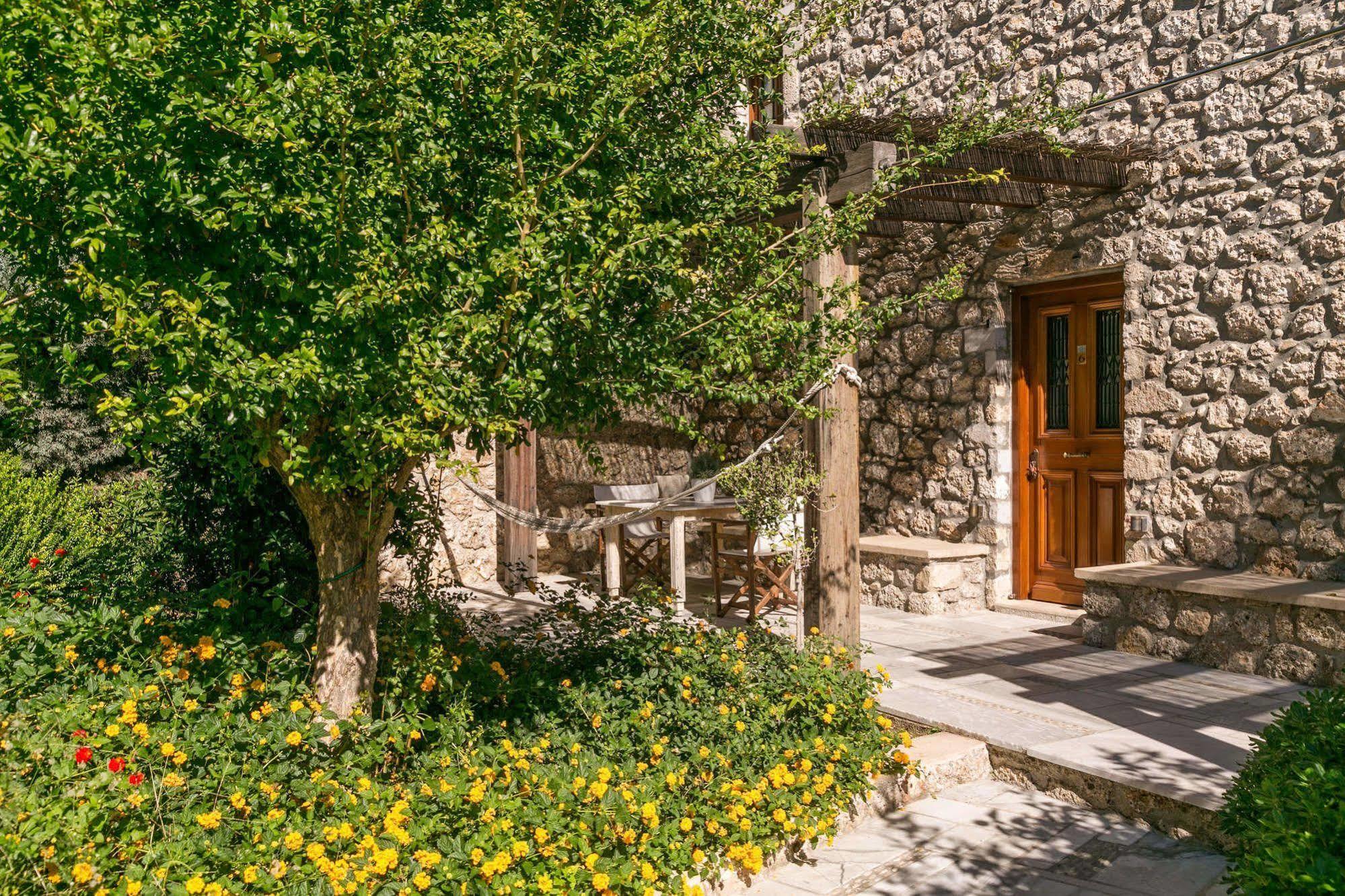 Mare Monte Luxury Suites Spétses Zewnętrze zdjęcie