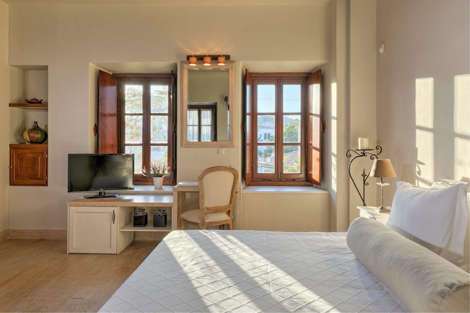 Mare Monte Luxury Suites Spétses Zewnętrze zdjęcie